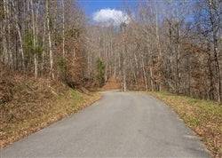Water view of Kentucky Wayne County The Cliffs Lot 4, 2.02-acre property for sale by KY_Wayne_TheCliffs_02.
