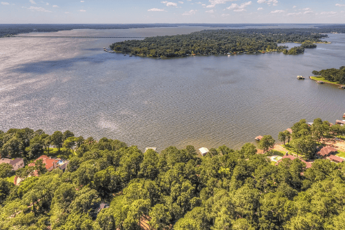 Texas Henderson County Lake Palestine Westwood Beach lot with electricity, 0.06 acres, scenic lake view, ideal for building.